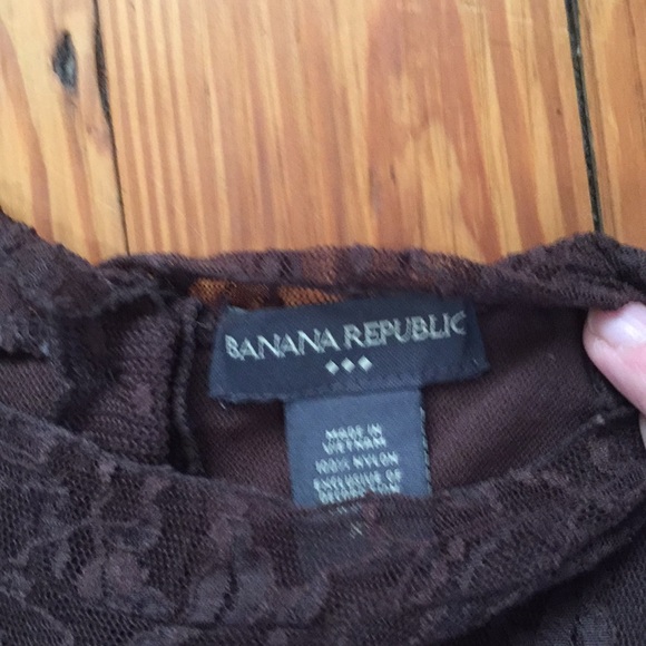 Lace-detail button-back top - Picture 4 of 6